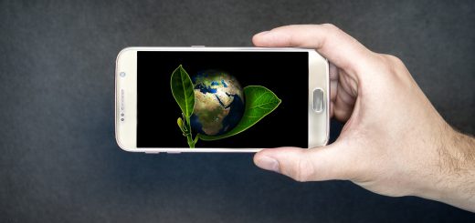 teléfono inteligente 520x245 - Tecnología ambiental: ¿de qué manera puede ayudarnos a salvar la Tierra?